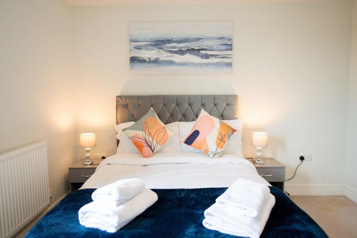 Fantastic 1 Bed Apartment In Crawley Ngoại thất bức ảnh