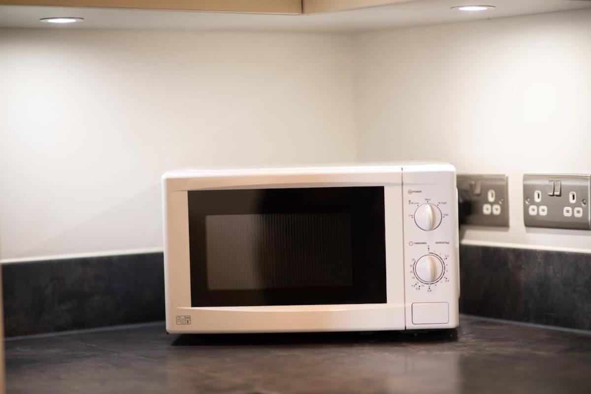 Fantastic 1 Bed Apartment In Crawley Ngoại thất bức ảnh
