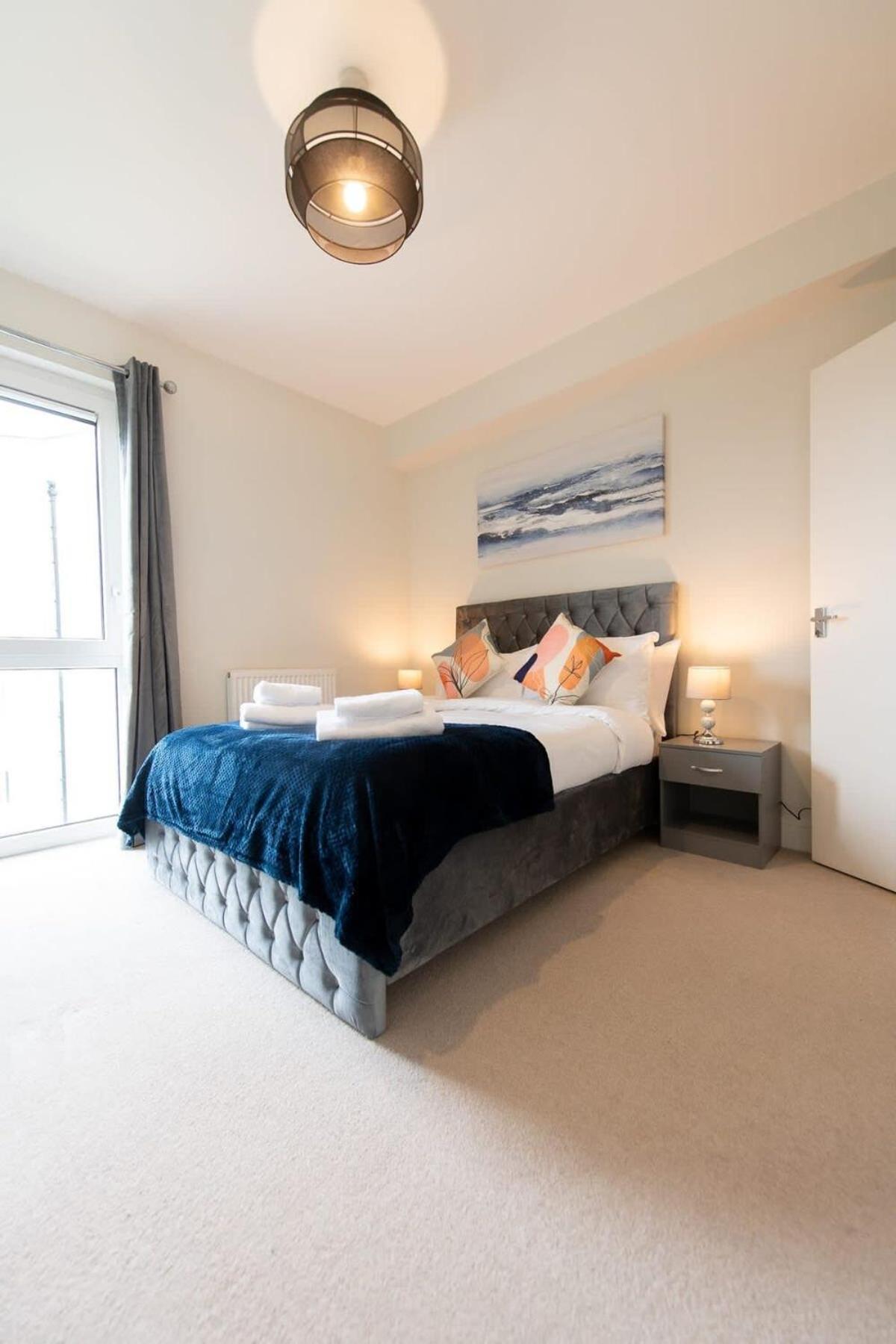 Fantastic 1 Bed Apartment In Crawley Ngoại thất bức ảnh