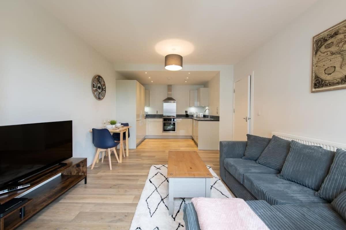 Fantastic 1 Bed Apartment In Crawley Ngoại thất bức ảnh