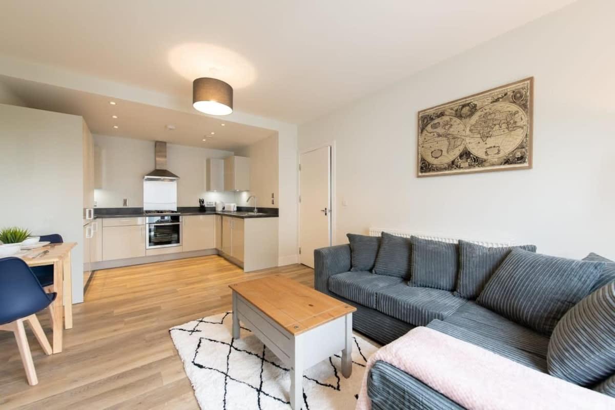 Fantastic 1 Bed Apartment In Crawley Ngoại thất bức ảnh